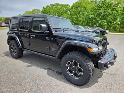Black Clearcoat 2023 Jeep Wrangler 4xe Rubicon