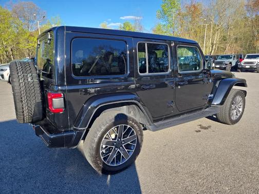 Black Clearcoat 2024 Jeep Wrangler 4xe High Altitude