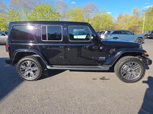 Black Clearcoat 2024 Jeep Wrangler 4xe High Altitude
