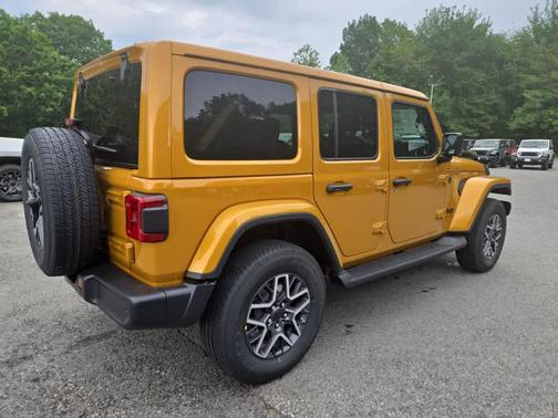 goldilocks 2026 Jeep Wrangler 4-Door Sahara 4x4