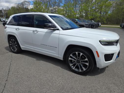 Bright White Clearcoat 2022 Jeep Grand Cherokee 4xe Overland