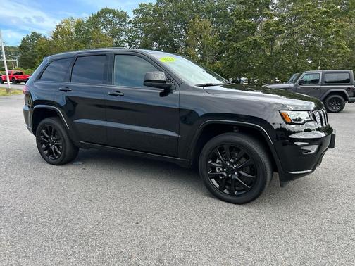 2022 Jeep Grand Cherokee Laredo
