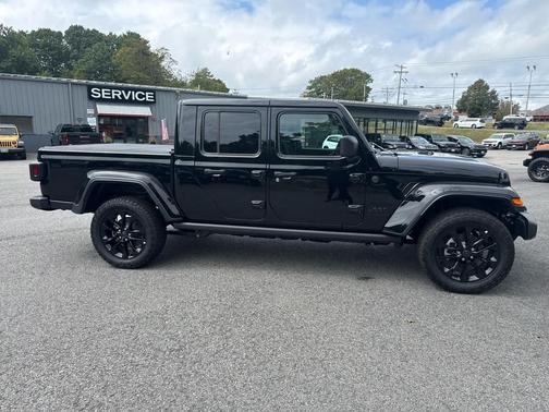 2025 Jeep Gladiator Nighthawk