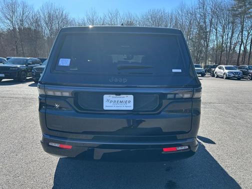 High Gloss Black 2026 Jeep Grand Wagoneer L Limited Altitude 4x4