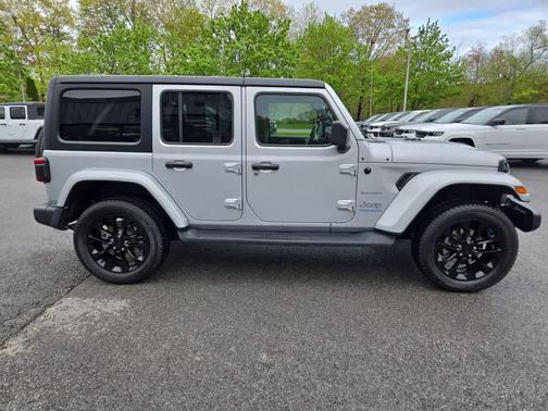 Silver Zynith Clearcoat 2023 Jeep Wrangler 4xe Sahara
