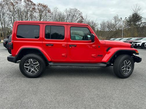 2026 Jeep Wrangler 4-Door Sahara 4x4