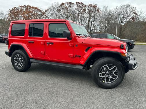 2026 Jeep Wrangler 4-Door Sahara 4x4