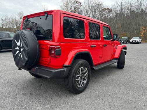 2026 Jeep Wrangler 4-Door Sahara 4x4