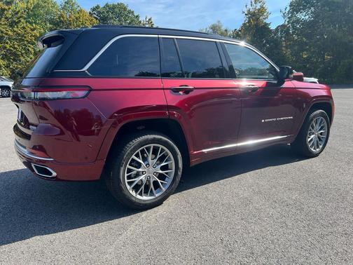 2025 Jeep Grand Cherokee Summit