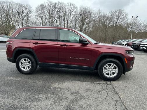 2022 Jeep Grand Cherokee Laredo