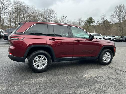 2022 Jeep Grand Cherokee Laredo