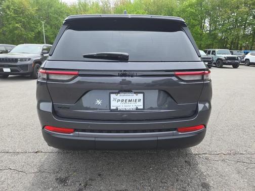 Baltic Gray Metallic Clearcoat 2026 Jeep Grand Cherokee Limited
