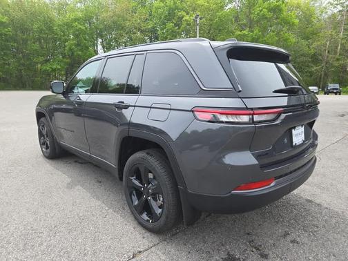 Baltic Gray Metallic Clearcoat 2026 Jeep Grand Cherokee Limited