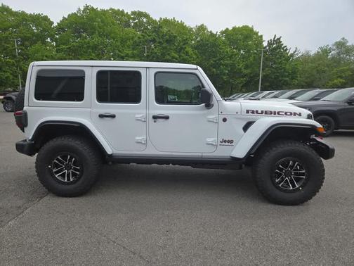 Bright White Clearcoat 2026 Jeep Wrangler Rubicon