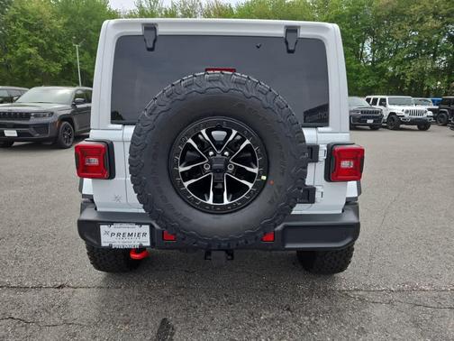 Bright White Clearcoat 2026 Jeep Wrangler Rubicon