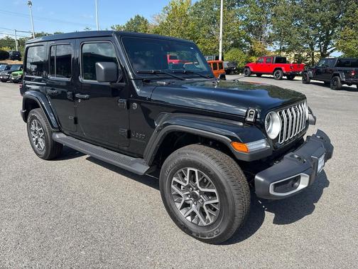 2025 Jeep Wrangler 4-Door Sahara 4x4