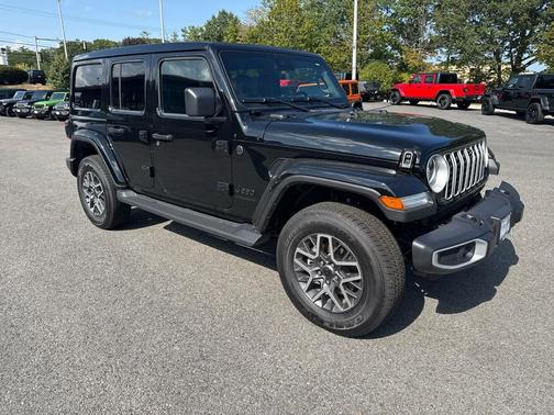 2025 Jeep Wrangler 4-Door Sahara 4x4