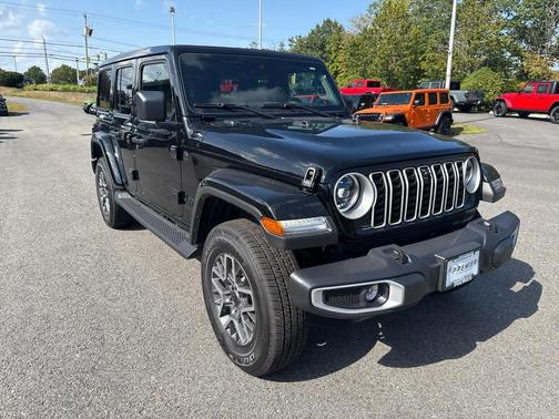 2025 Jeep Wrangler 4-Door Sahara 4x4