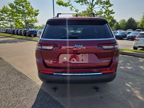 2022 Jeep Grand Cherokee L Laredo