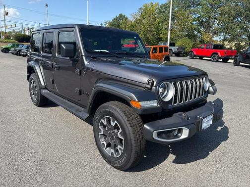 2025 Jeep Wrangler 4-Door Sahara 4x4