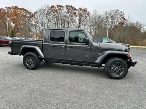 2026 Jeep Gladiator Sport S