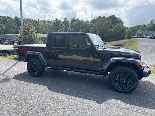 2025 Jeep Gladiator Nighthawk