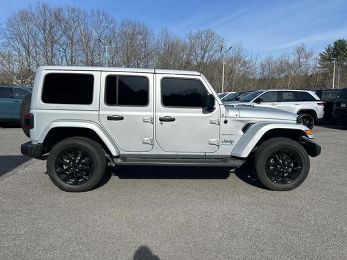 Silver Zynith Clearcoat 2023 Jeep Wrangler 4xe Sahara