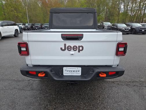 Bright White Clearcoat 2026 Jeep Gladiator Mojave 4x4