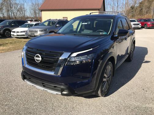 2025 Nissan Pathfinder SL