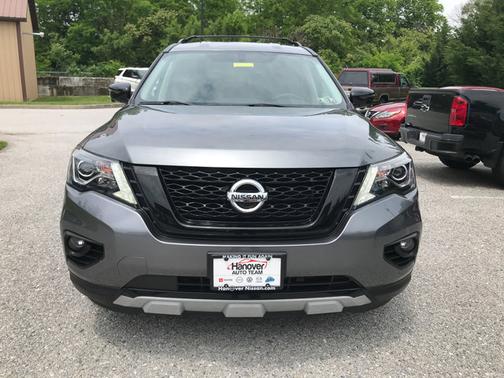 2020 Nissan Pathfinder SL