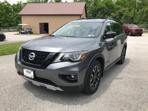 2020 Nissan Pathfinder SL