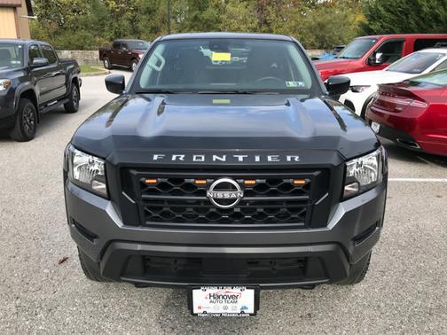 2022 Nissan Frontier S