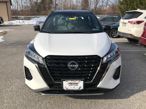 2023 Nissan Kicks SR