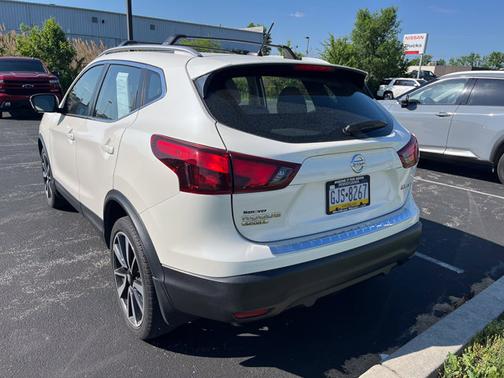 White 2018 Nissan Rogue Sport SL