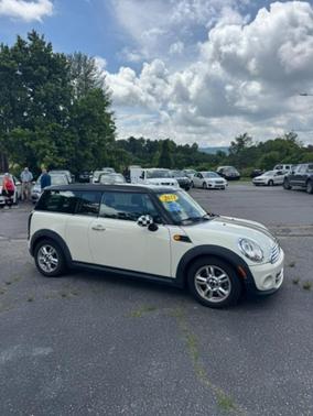 Tan 2013 MINI Clubman Clubman