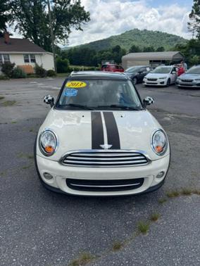 Tan 2013 MINI Clubman Clubman