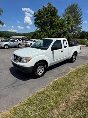 White 2017 Nissan Frontier S