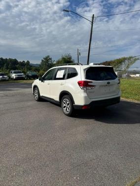 White 2023 Subaru Forester Premium