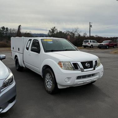 White 2015 Nissan Frontier SV
