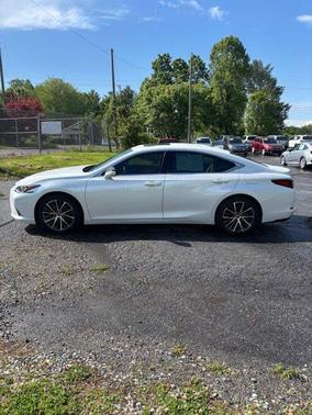 2022 Lexus ES 350 Base