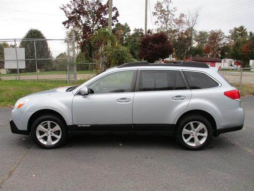 Photo 1 of 23 of 2014 Subaru Outback 2.5i Limited