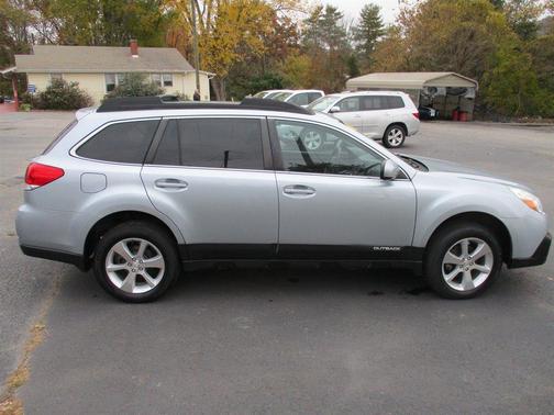 Photo 5 of 23 of 2014 Subaru Outback 2.5i Limited