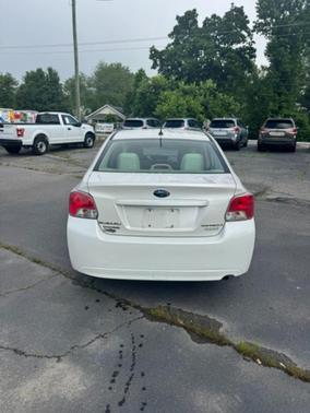 White 2013 Subaru Impreza 2.0i
