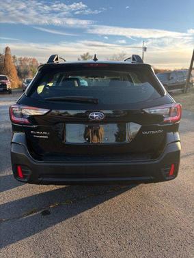 2022 Subaru Outback Base