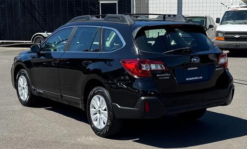 Crystal Black Silica 2018 Subaru Outback 2.5i