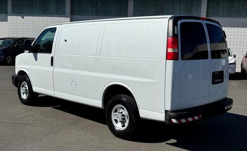 Summit White 2010 Chevrolet Express 2500 Work Van