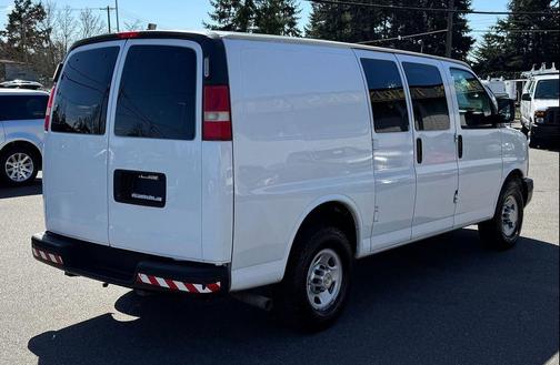 Summit White 2010 Chevrolet Express 2500 Work Van