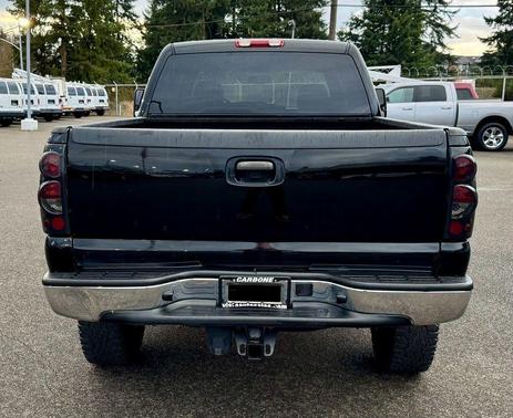 2004 Chevrolet Silverado 2500 LS H/D Crew Cab