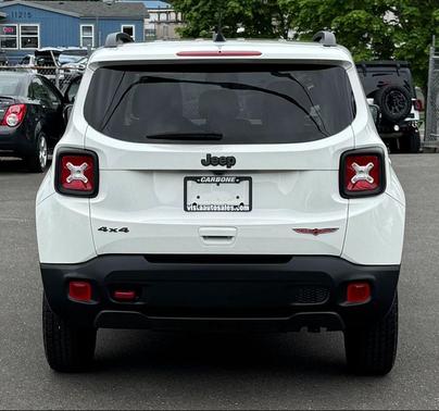Alpine White Clearcoat 2022 Jeep Renegade Trailhawk