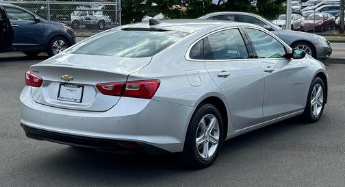 Silver Ice Metallic 2020 Chevrolet Malibu 1LS
